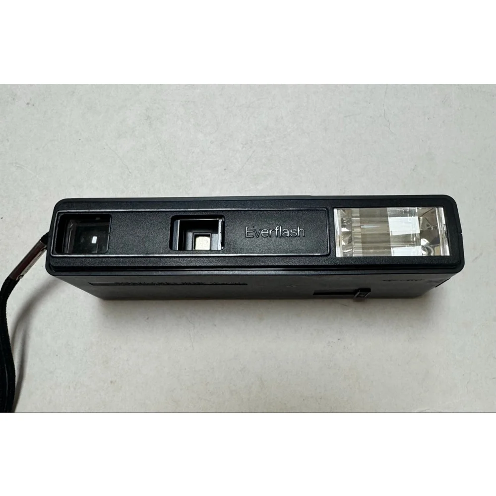 Vintage Keystone EverFlash XR108 Black Built-In Ecetonic Flash Film Camera *USA*